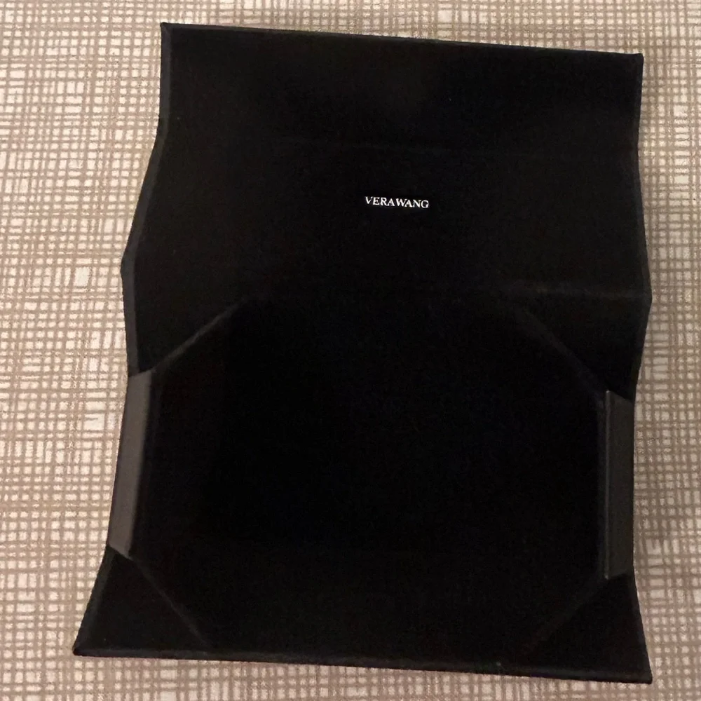 Vera Wang Collapsible Eyeglass Case - Black